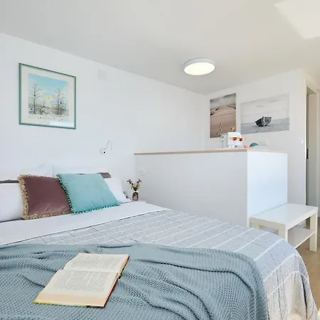 Apartment Argosy Near Old Town With Sea View And Free Parking *