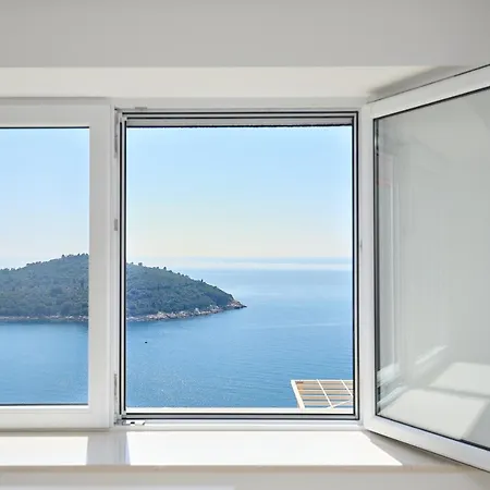 Apartment Argosy Near Old Town With Sea View And Free Parking *